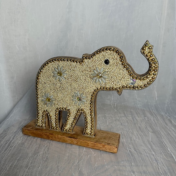 Home Decor Table Top Bead Embellished Wood Figurine Elephant Art Accent - Picture 4 of 16